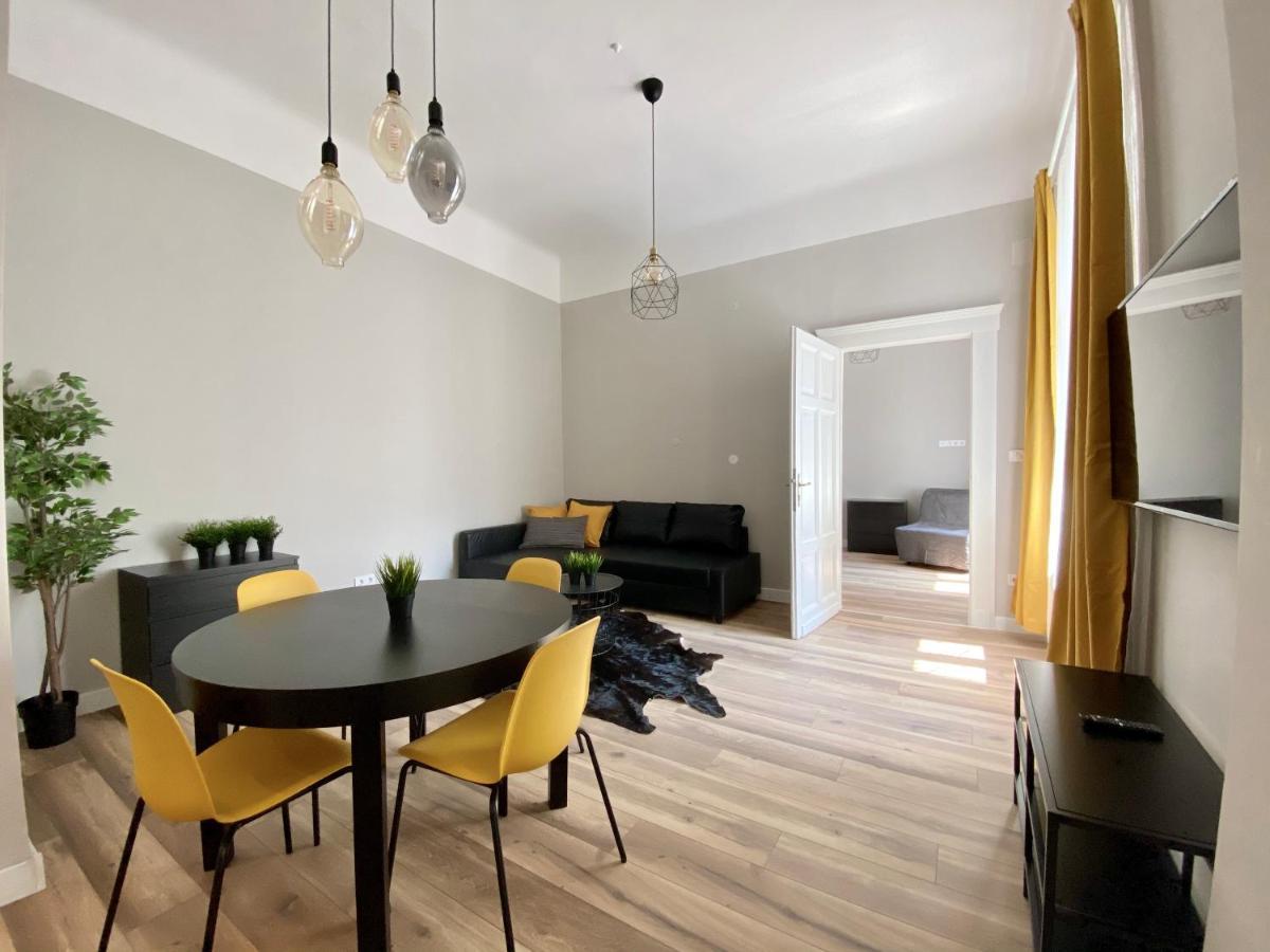 Standard Apartment By Hi5 - 2 Bedroom Suite In The Center Budapest Exterior photo